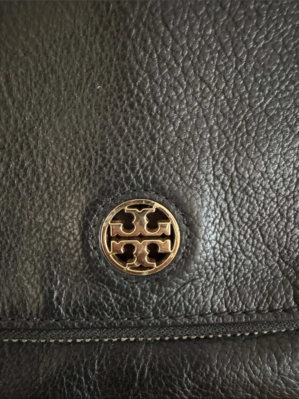 Tory Burch Black Pebbled Leather Crossbody with Gold Logo - Picture 2 of 9